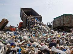 Незаконне сміттєзвалище під Харковом: забруднення землі оцінили у 1,2 млн грн