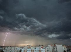 Грозы, град и сильный ветер: на Харьковщину идет непогода