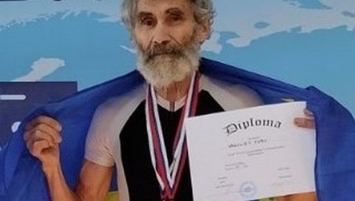 Преподаватель харьковского вуза установил два мировых рекорда по гиревому спорту