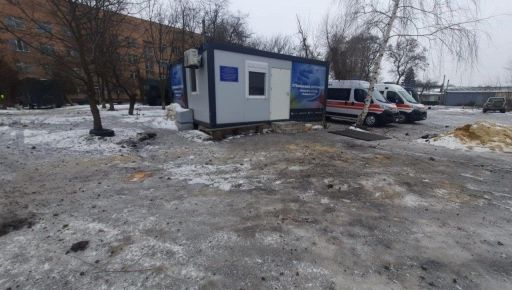 Удар по лікарні на Харківщині: Поліція показала кадри пошкодженого медзакладу
