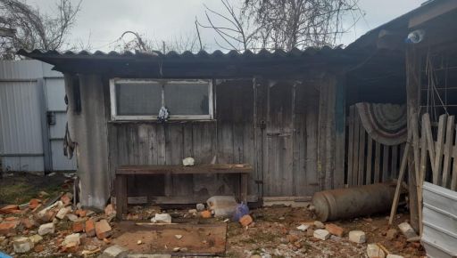 На Харківщині у приватному будинку знайшли нерозірвану авіабомбу: Кадри з місця
