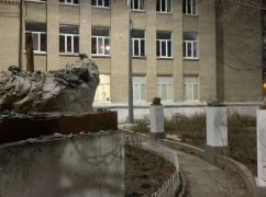В Харькове демонтировали скандальную аллею молодогвардейцев