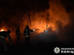 На Харківщині внаслідок російського обстрілу спалахнули будинки