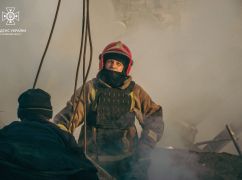 На Харківщині з-під завалів після обстрілу врятували чоловіка