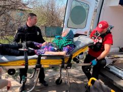 На Харьковщине спасли из-под российских обстрелов 98-летнюю женщину