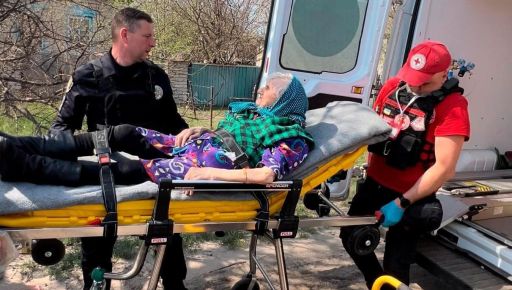 На Харьковщине спасли из-под российских обстрелов 98-летнюю женщину