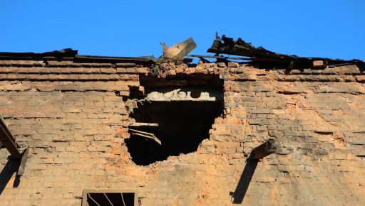 Полиция показала последствия авиаудара по пригороду Купянска: Кадры с места