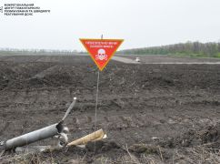 У полі на Харківщині трактор підірвався на невідомому предметі