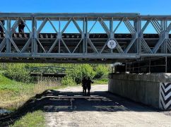 На Харьковщине установили первый в Украине сборный железнодорожный мост