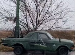 У Харкові волонтери показали, як по-військовому затюнінгували стару російську автівку
