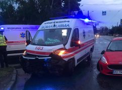 У Харкові у ДТП зі "швидкою" постраждало двоє медиків