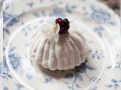 У Львові створили десерт, присвячений харківській дизайнерці Варварі Каринській - першій українці з "Оскаром"