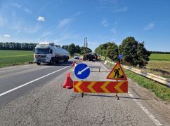 Из-за старой трубы на трассе Харьков-Киев мог провалиться асфальт