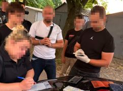 На Харківщині затримали офіцера ВСП за вимагання $10 тисяч у військового
