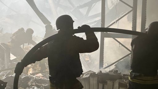 Масштабна пожежа і калюжі крові: Масований ракетний удар по Харкову 23 травня (ФОТОРЕПОРТАЖ)