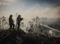 Масштабна пожежа біля очисних споруд у Харкові: ДСНС підігнала спецпотяг