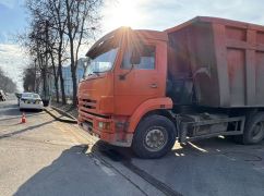 КамАЗ снес пешехода на обочине в Харькове: суд объявил приговор водителю
