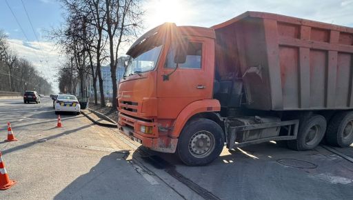 КамАЗ снес пешехода на обочине в Харькове: суд объявил приговор водителю