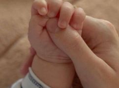 Двійня народилася у кареті швидкої допомоги на Харківщині: по 1 кг кожен малюк