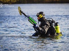 У Харківській області рятувальники показали, як проходить підводне розмінування