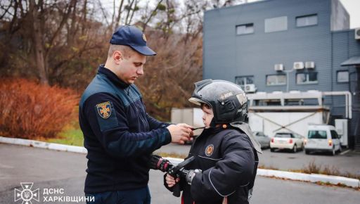 У Харкові нагородили хлопчика, який врятував бабусю з пожежі