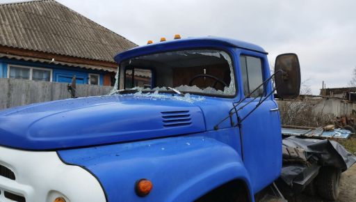 В Харьковской области вражеский дрон ударил по спецтехнике: фото с места попадания