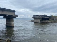 У Зеленского показали, на какой стадии строительство моста на Печенежском водохранилище