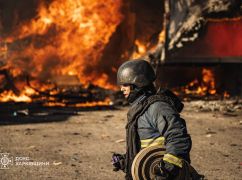 У передмісті Харкова ворожі дрони двічі вдарила по поштовому терміналу: фото наслідків
