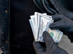 У Харкові доцента вишу підозрюють у вимаганні хабаря за захист дипломної роботи: деталі