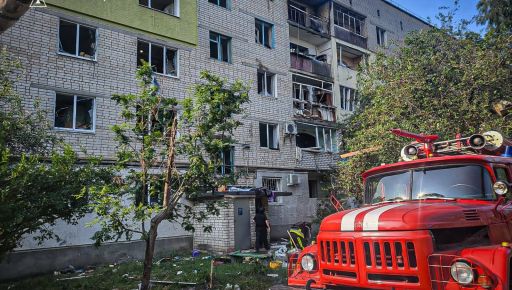 Россияне ударили по многоэтажке в Купянске: загорелись квартиры на пятом этаже