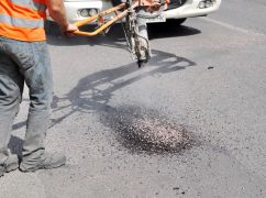 Київська компанія відремонтувала в Лозовій дороги без гарячого асфальту