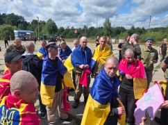 Стало известно, сколько защитников из Харьковского направления освободили из плена 19 августа