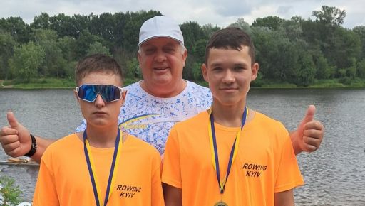 Харьковские гребцы завоевали "золото" на чемпионате Киева