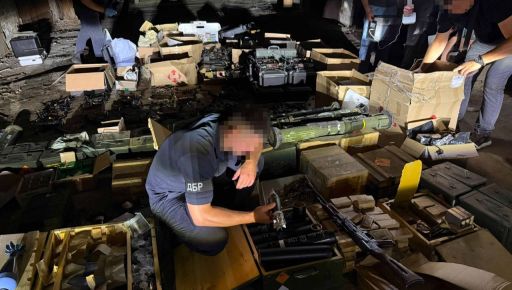 Гранатомети, міни та гранати: у Харкові військового викрили на торгівлі зброєю
