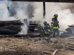 Російський дрон вдарив по підприємству на Харківщині: постраждали троє людей