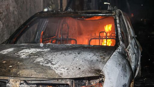 В Харькове из-за обстрела РФ загорелась автомойка: двух человек спасли бойцы ГСЧС