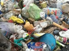 В пригороде Харькова нашли стихийную свалку, которая отравляла почву