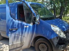 На Харківщині затримали чоловіка, який обікрав припарковану автівку