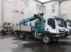 Харківщина отримала сучасну спецтехніку для відновлення електромереж