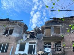 З'явилися фото наслідків ракетного удару РФ по житловому будинку в Харкові