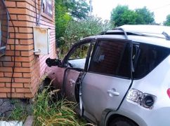 Російський дрон вдарив по цивільній машині на Харківщині: двоє загиблих, є поранений