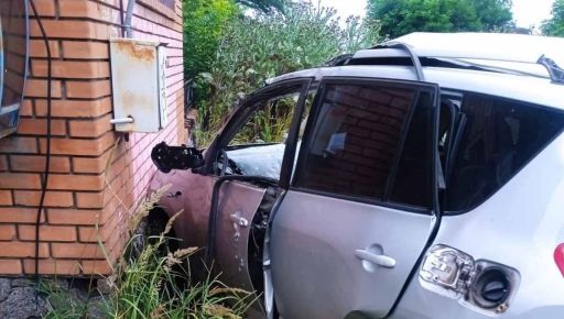 Российский дрон нанес удар по гражданскому автомобилю в Харьковской области: двое погибших, есть раненый