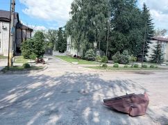 Россияне атаковали центр Золочева в Харьковской области: повреждено здание суда