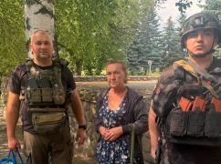 Полицейские вывезли из-под обстрелов раненую жительницу Харьковщины