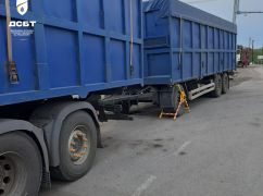 На Харківщині зупинили перевантажену фуру: перевізнику загрожує штраф у 102 тис. грн