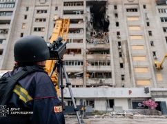 Стало відомо, чи є люди під завалами зруйнованої багатоповерхівки у Харкові