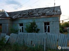Поліція Харківщини показала наслідки обстрілів: дрони влучили в авто й будинки