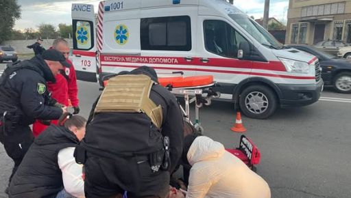 Шлях у відрядження перетворився на рятувальну операцію — у Харкові медики допомогли постраждалому в ДТП