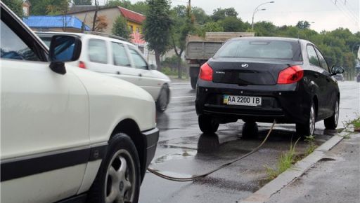 На харківському ринку чоловік продав викрадений ВАЗ за 7 тис. грн