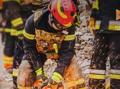 На Харківщині через обстріли РФ горіли склади й будинки: четверо людей поранені